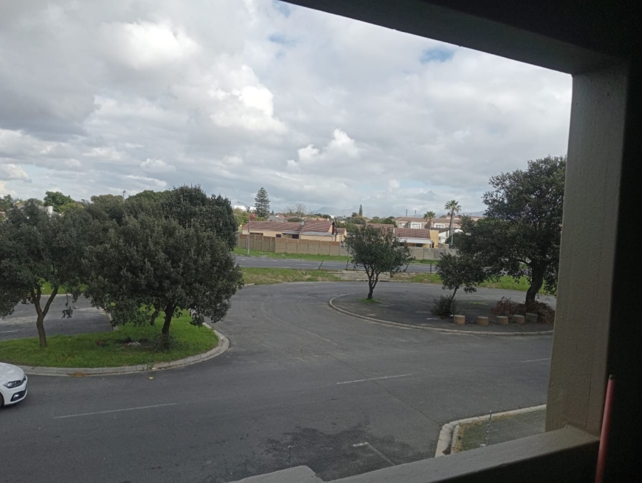 1 Bedroom Property for Sale in Thornton Western Cape